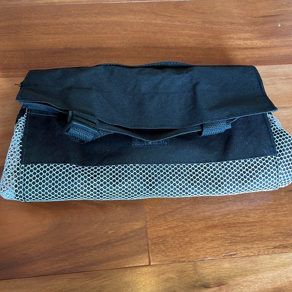 Black with Mesh Rolling Bag - Picture 11 of 11